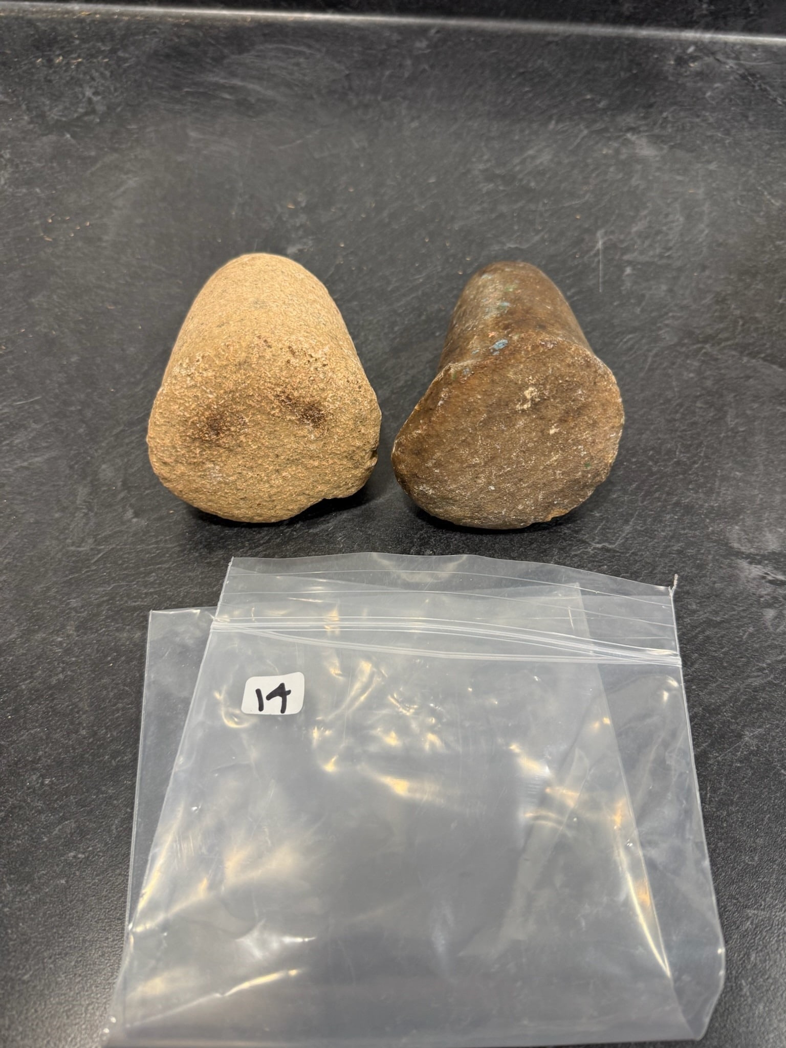 Flint arrowheads - 4