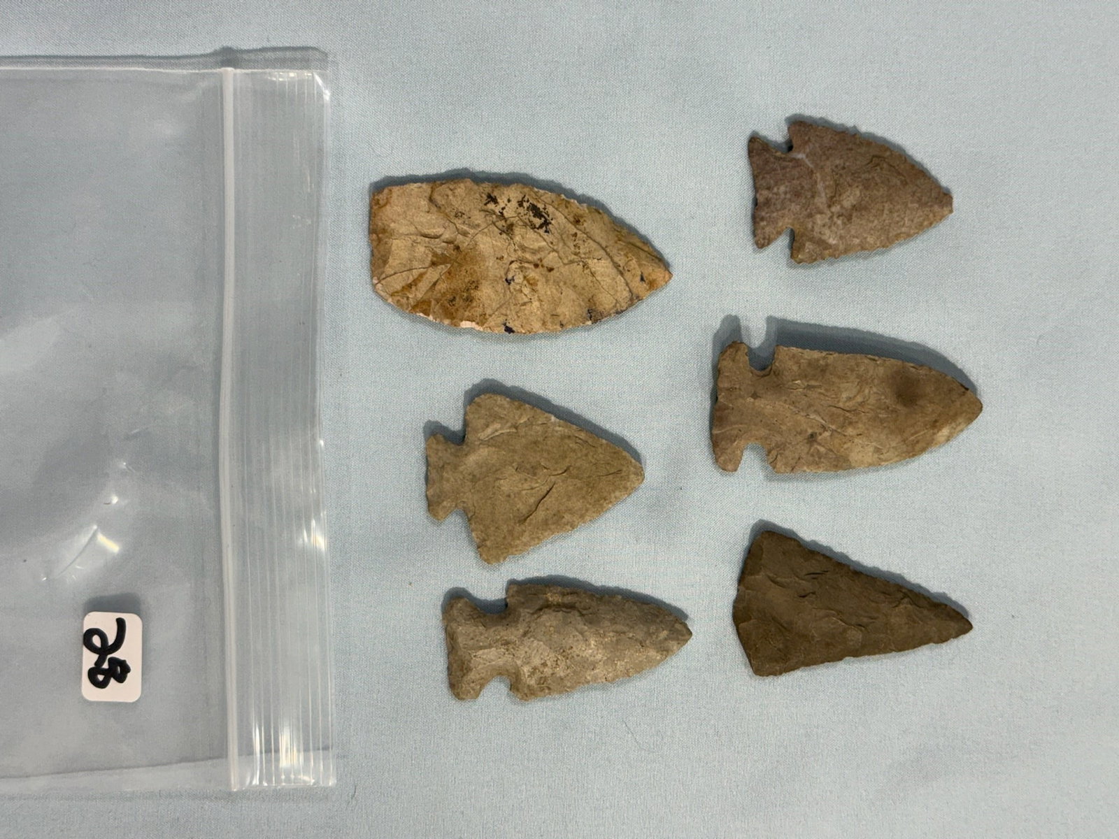 Ohio Arrowheads: Group of 6 Chert Points - largest 2 1/2 in. - Ohio.