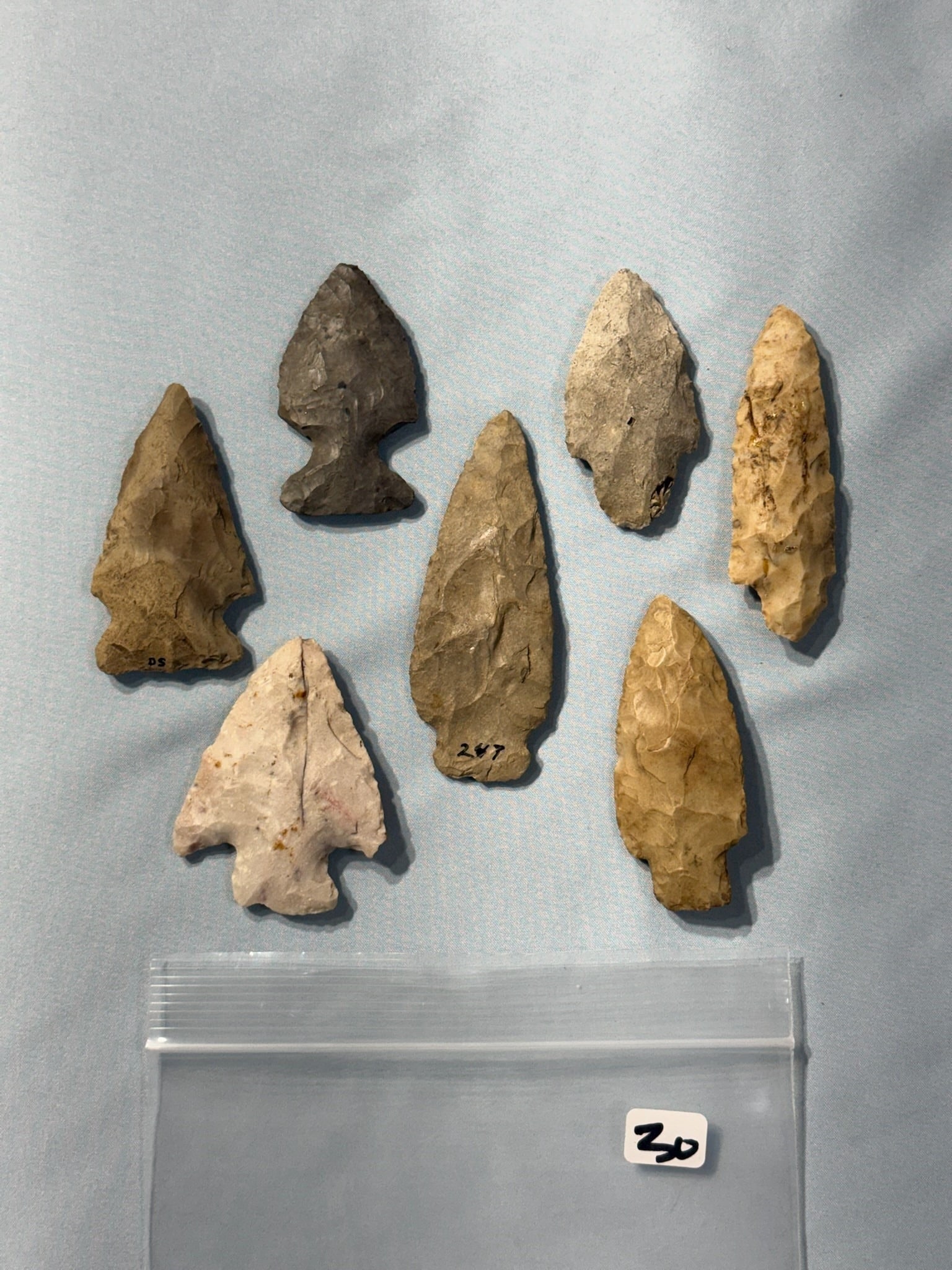 Arrowheads: Group of 7 Arrowheads - largest 3 1/2 in. Ohio, Indiana and Illinois.