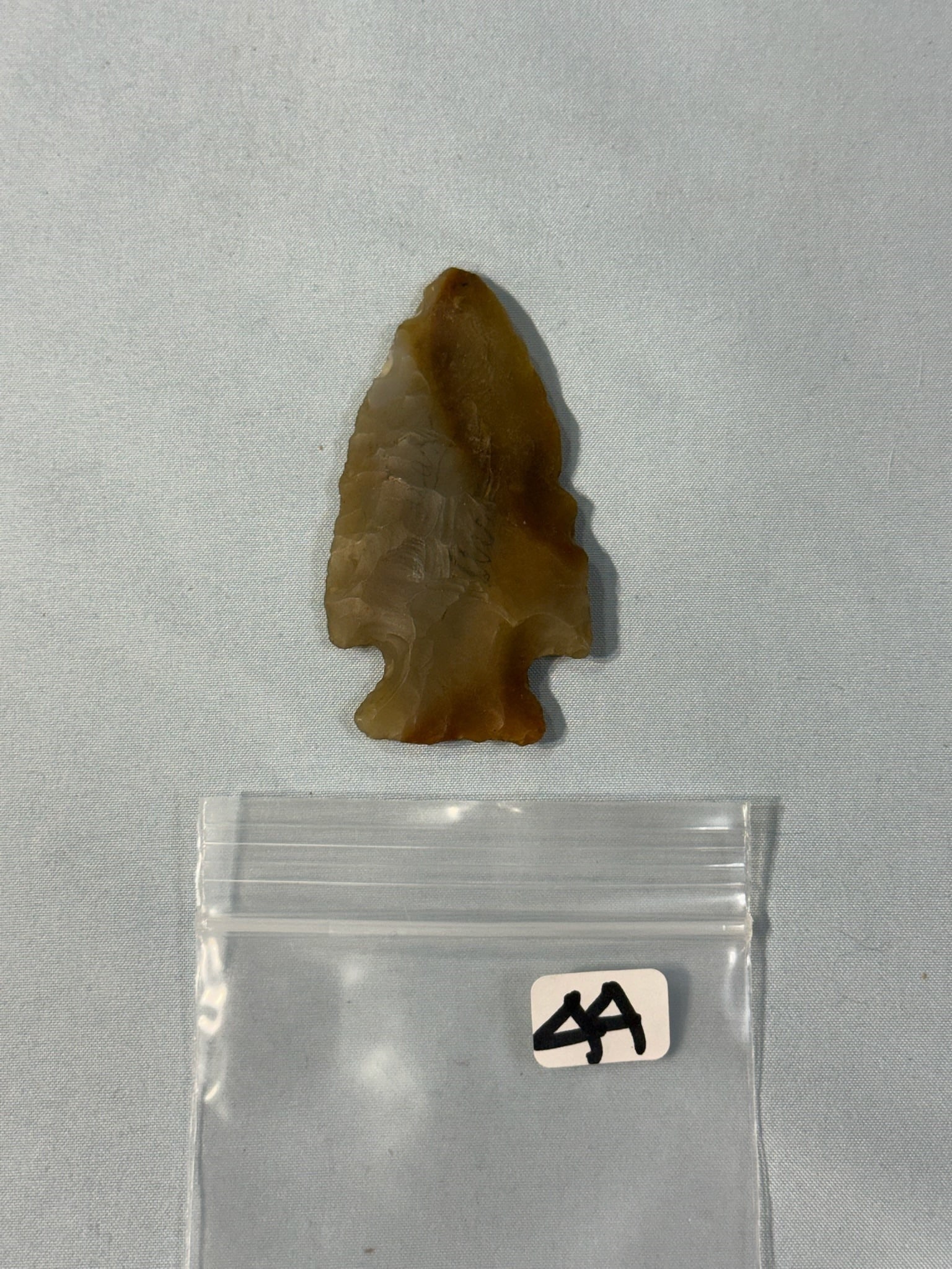 Flint Ridge arrowhead: 2 13/16 in. Translucent Flint Ridge - Ross County Ohio - Ex Faben.