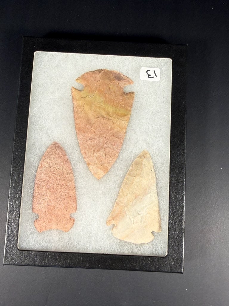 3 Midwestern Points: 3 Mid Western artifact points largest 4 1/4"