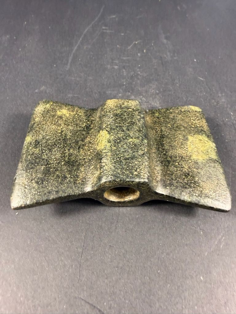Porphyry Bow-Tie Banner - 3