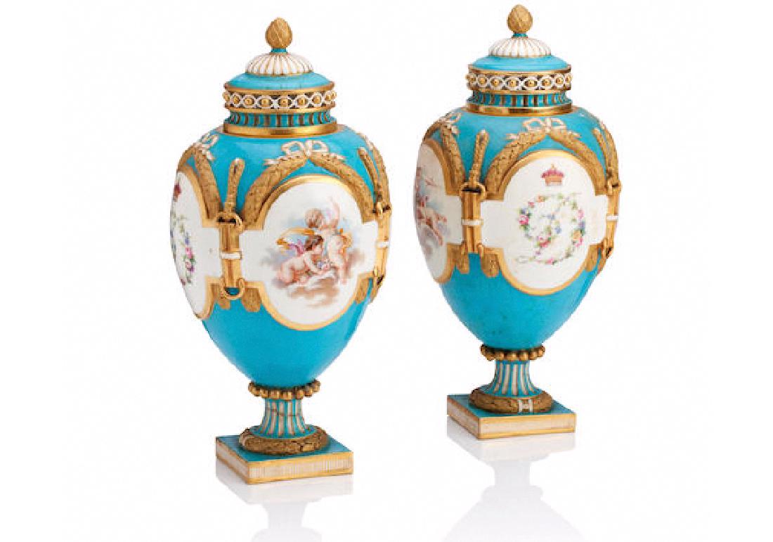 A PAIR OF MINTON PORCELAIN POT POURI VASES WITH COVERS (1 of 1)