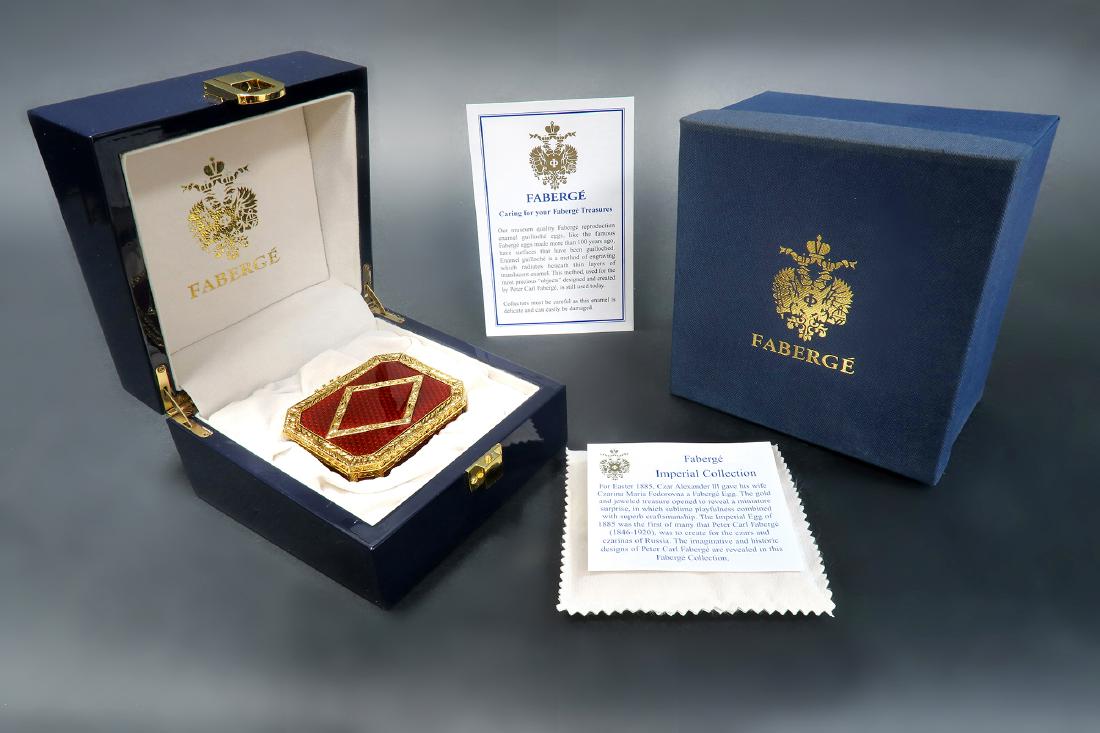 FABERGE Red Guilloche Enamel & Gilt Pill Box (1 of 6)