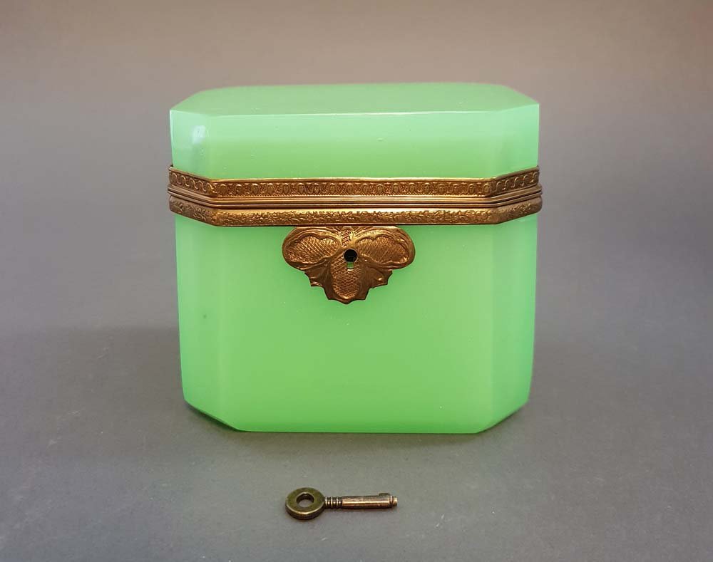 A Green Opaline Box With Key, 19th C. (1 of 7)