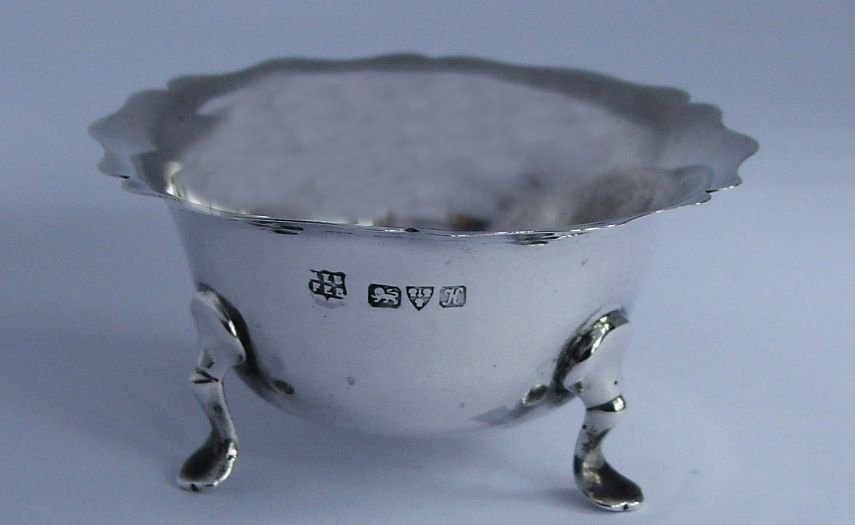 Antique solid sterling silver salt on three paw feet, (1 of 2)