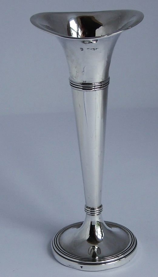 Lovely antique solid sterling silver vase. 1918. #2 (1 of 2)