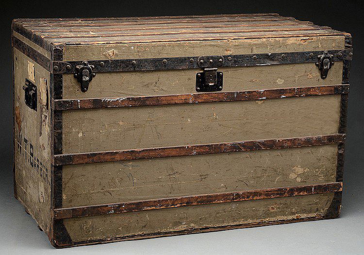 EARLY LOUIS VUITTON TRUNK (1 of 2)