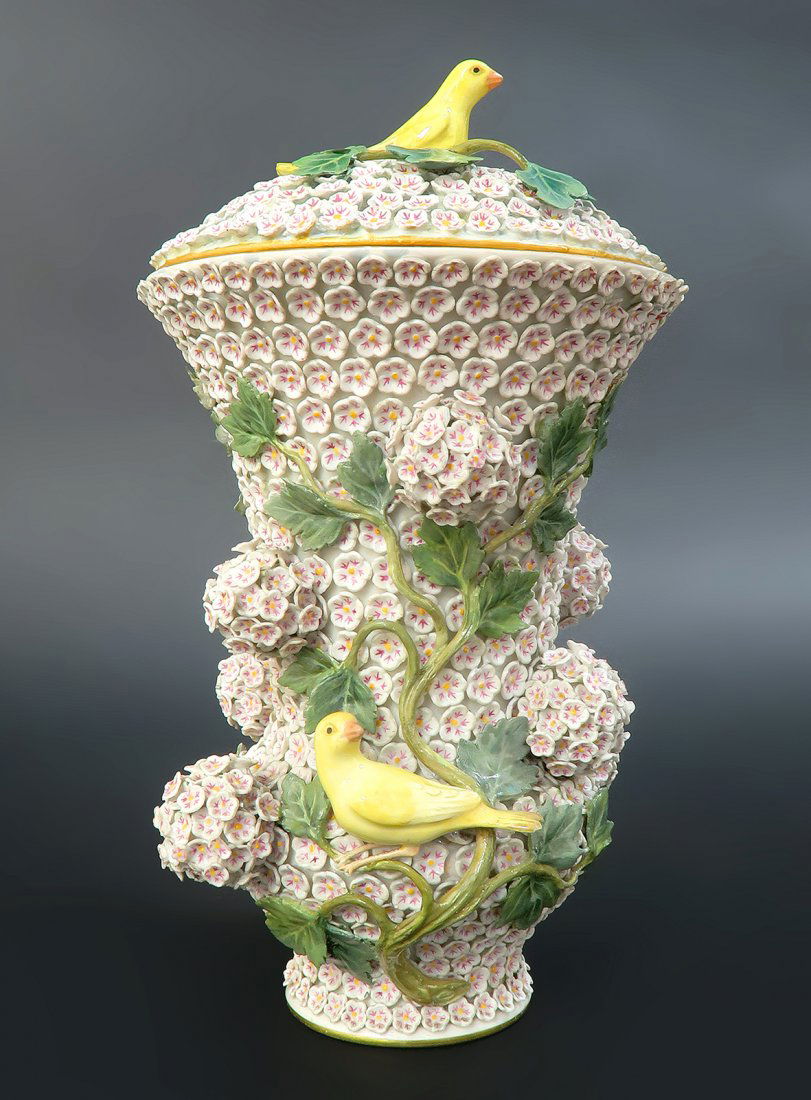 Large Meissen Snowball Schneeballen Lidded Vase (1 of 5)