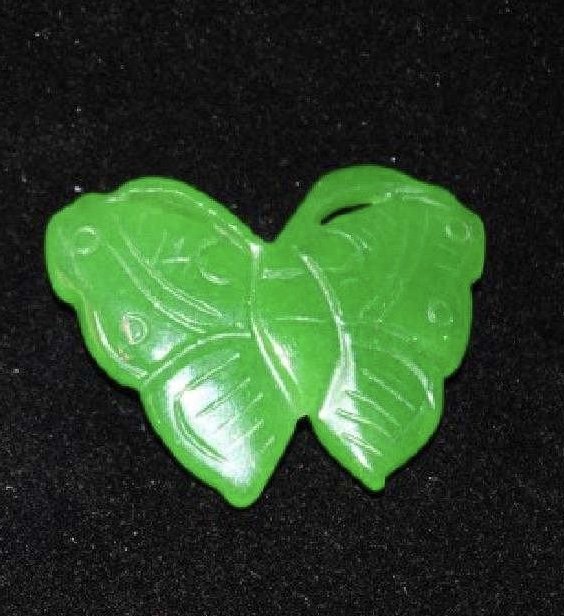 Chinese Carved Double sided Green Jade Butterfly: Size: 1.5 W x 1.2 H. Front and back carvings are the same.