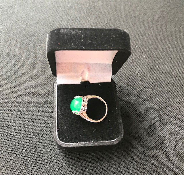A Sterling Silver Green Stone Ring (1 of 3)
