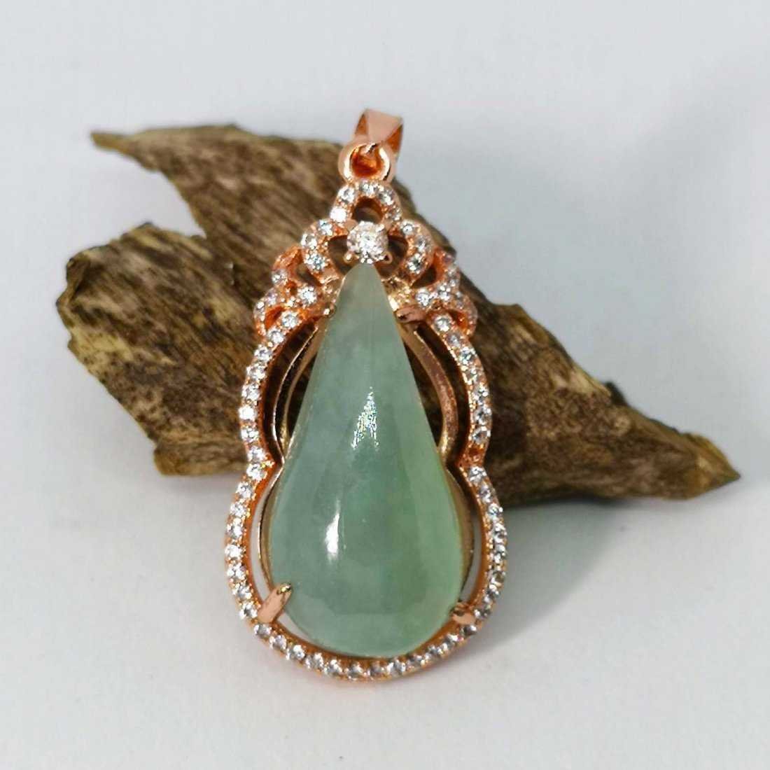 A Fine Burmese Natural Green Jadeite Pendant (1 of 1)