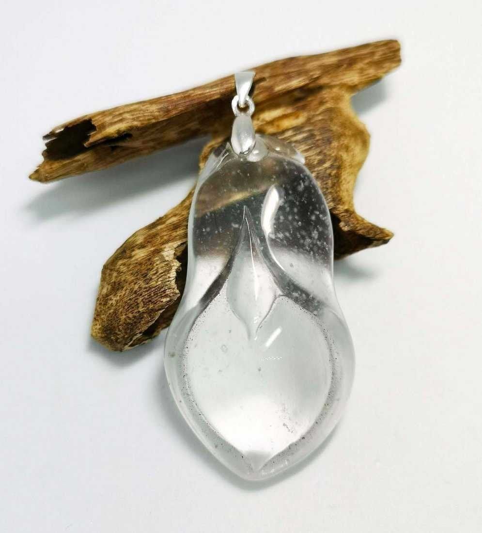 A Fine Highly Translucent Burmese Jade Pendant (1 of 2)