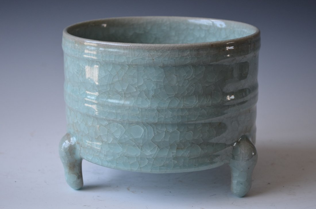 Chinese Ruyao Tripod Porcelain Censer 汝窑 (1 of 3)