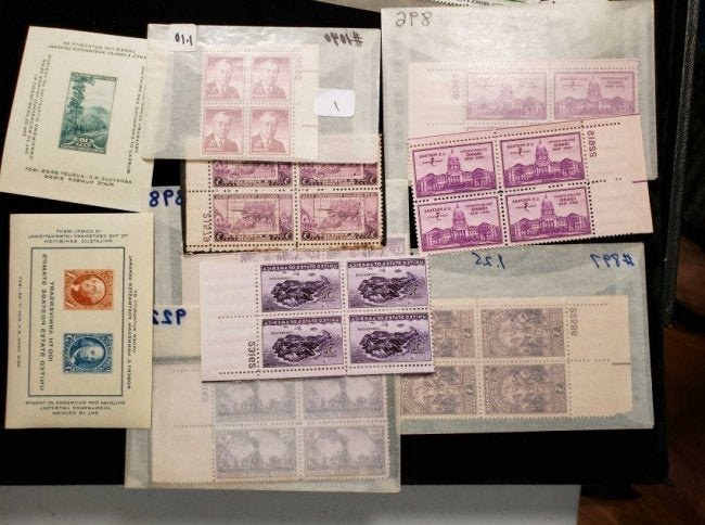 UNITED STATES MINT POSTAGE STAMPS (1 of 1)