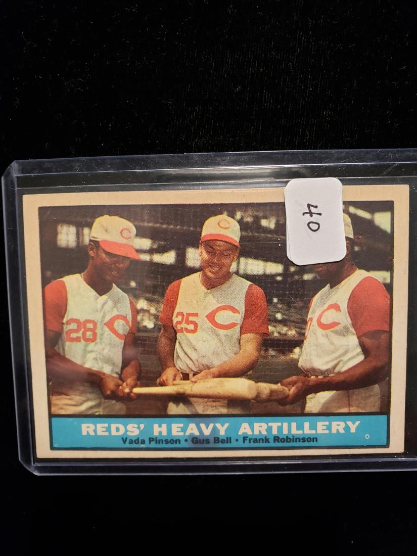1961 Topps FRANK ROBINSON Reds Heavy Artillery Card #25 (1 of 1)