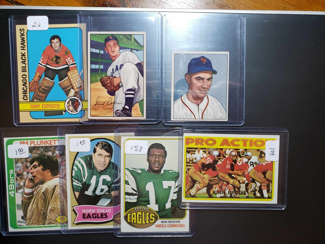 VINTAGE SPORTS CARD LOT HOCKEY FOOTBALL BASEBALL (1 of 1)