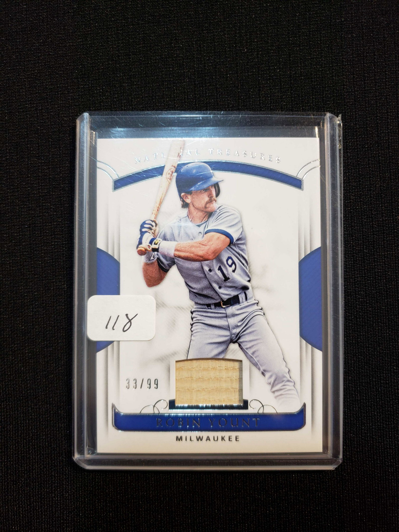 2018 PANINI NATIONAL TREASURES HALL OF FAMER BAT RELIC: ROBIN YOUNT BREWERS HOF NUMBERED BAT RELIC 33/99