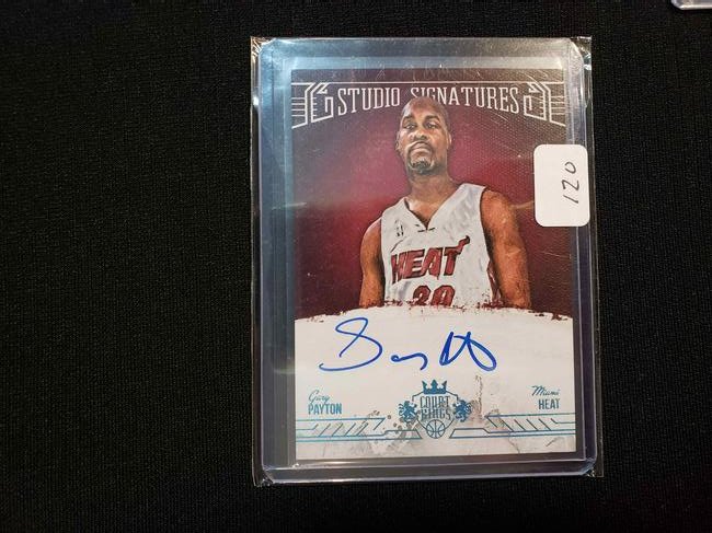 GARY PAYTON NBA HALL OF FAME ON CARD SIGNATURE (1 of 1)