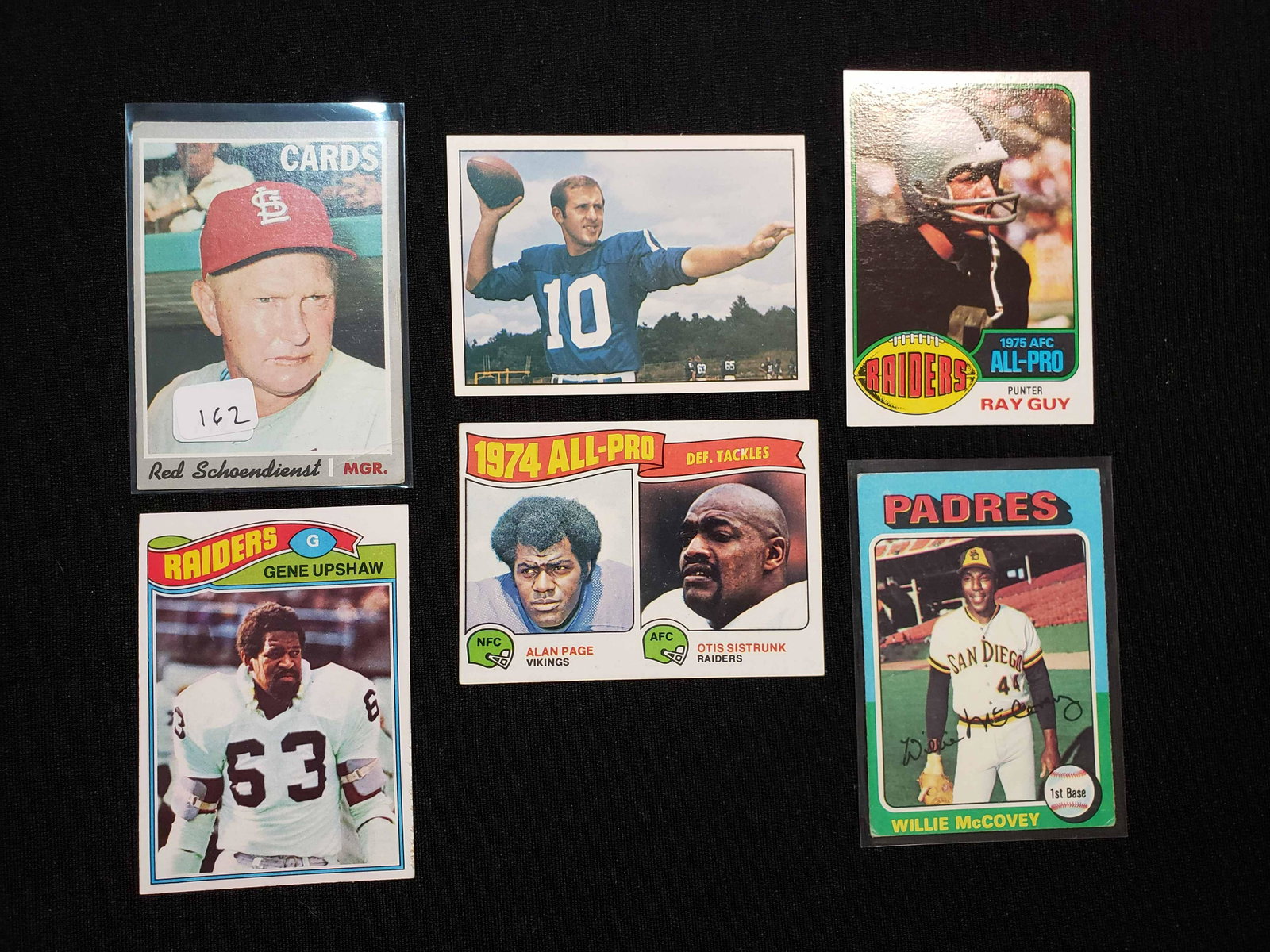 VINTAGE SPORTS CARD LOT: 70 TOPPS RED SCHOENDIENST, WILLIE MCCOVEY FRAN TARKENTON, GENE UPSHAW, RAY GUY