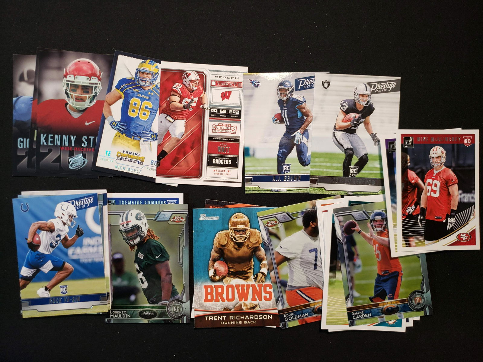 NFL FOOTBALL ROOKIE TRADING CARD LOT: BIG LOT OF FOOTBALL ROOKIE CARDS