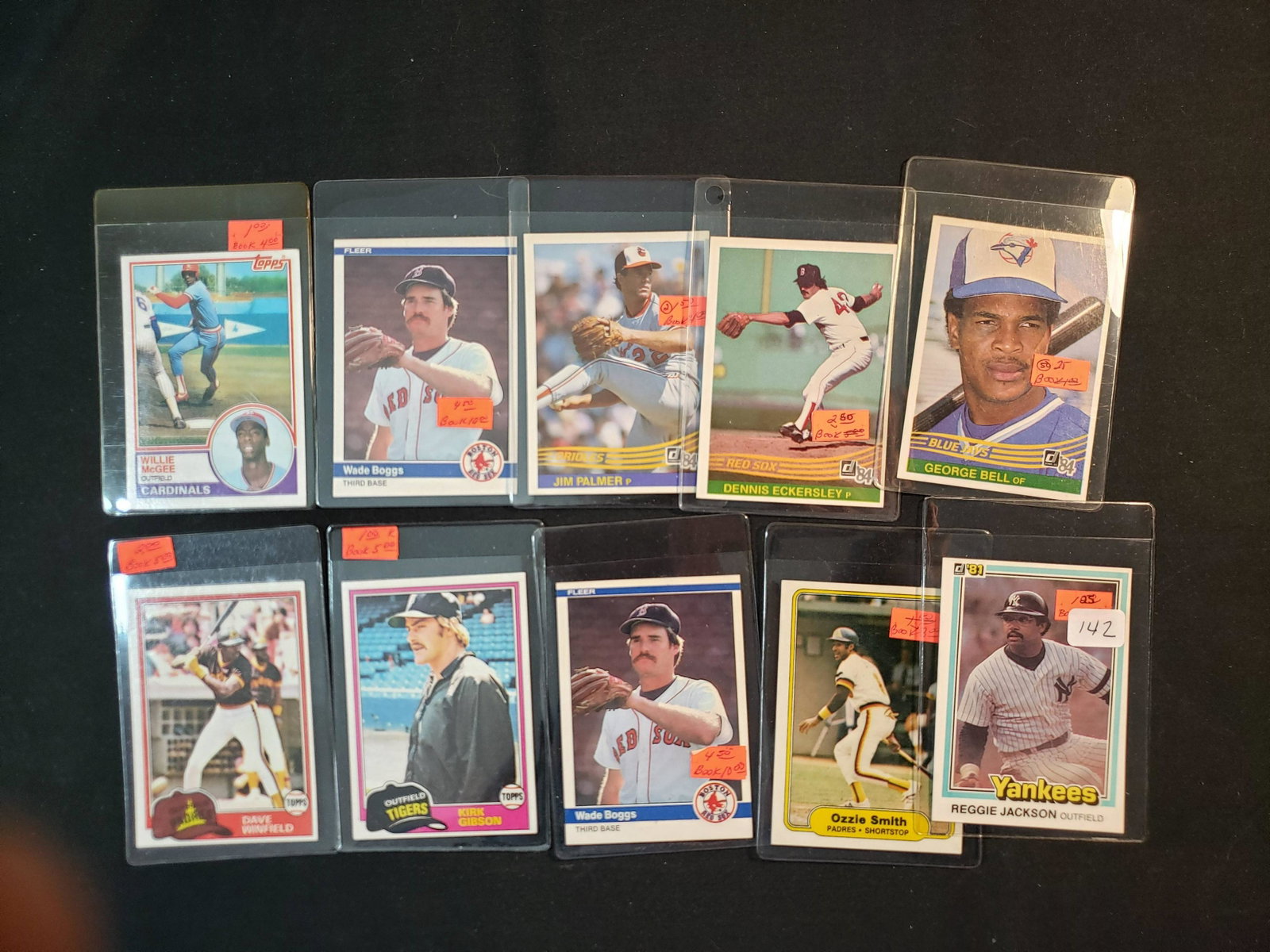 VINTAGE BASEBALL CARDS LEGENDS AND HALL OF FAMER LOT OF: REGGIE JACKSON, WADE BOGGS, KIRK GIBSON, WILLIE MCGEE ROOKIE