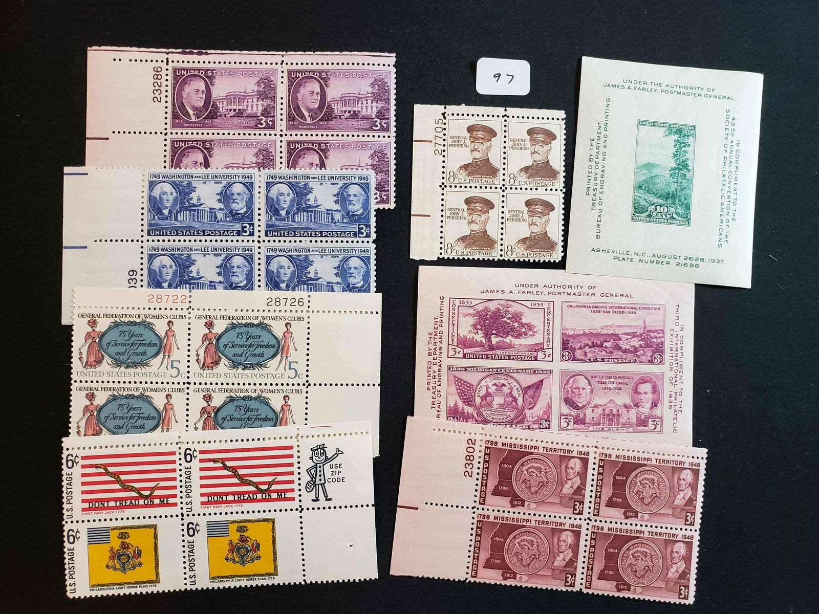 U.S. MINT POSTAGE STAMP COLLECTION OF 10 DIFFERENT MINT (1 of 1)
