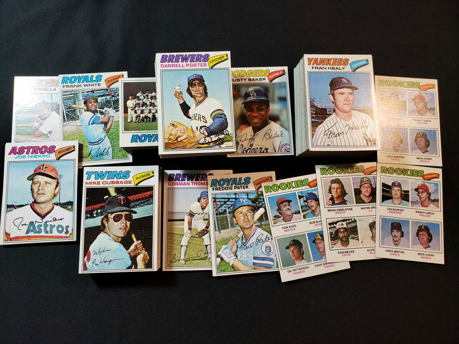 LOT OF 200 1977 TOPPS BASEBALL HIGHER GRADE (1 of 1)