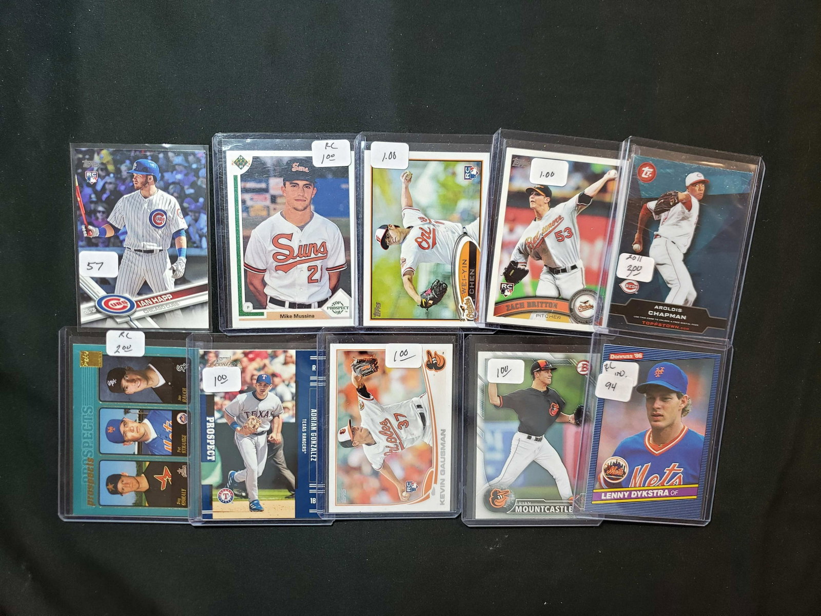 BASEBALL ROOKIE CARDS COLLECTION: COLLECTION OF 10 BETTER ROOKIE CARDS IAN HAPP, MIKE MUSSINA, AROLDIS CHAPMAN, ROY OSWALT