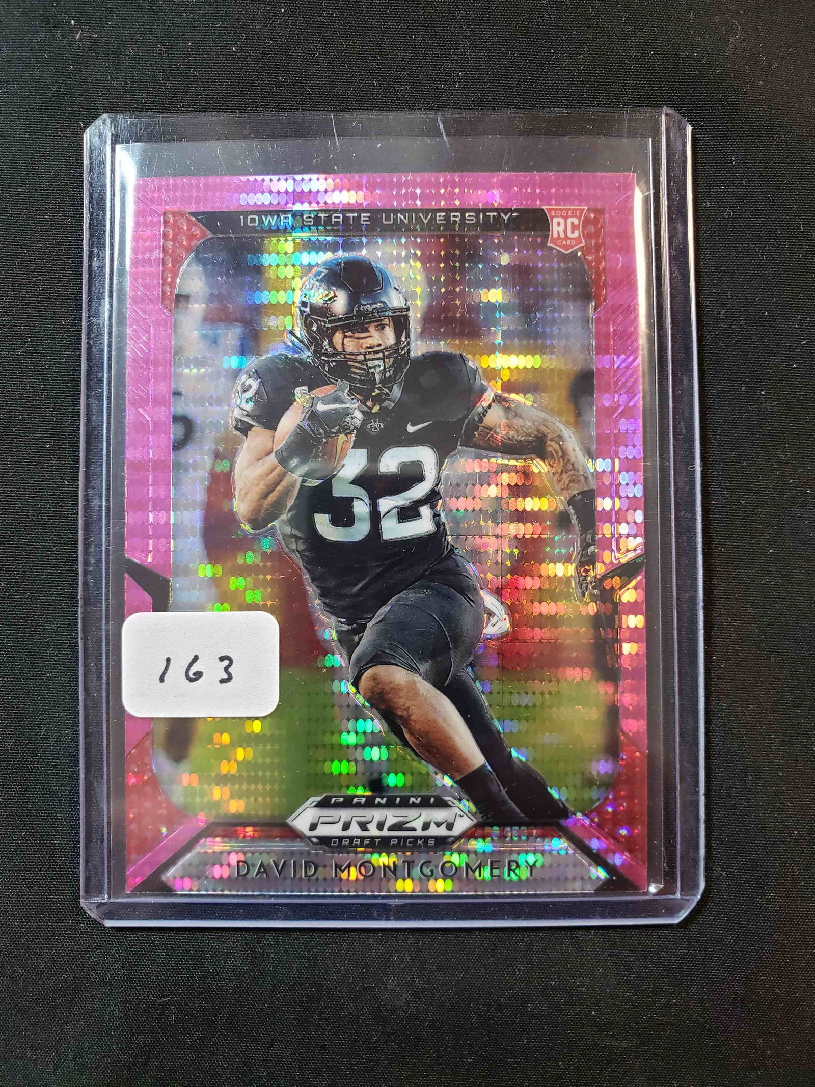 2019 DAVID MONTGOMERY PINK PULSAR ROOKIE CARD: 2020 PANINI PRIZM DRAFT PICKS ROOKIE PINK PULSAR PRIZM DAVID MONTGOMERY CHICAGO BEARS