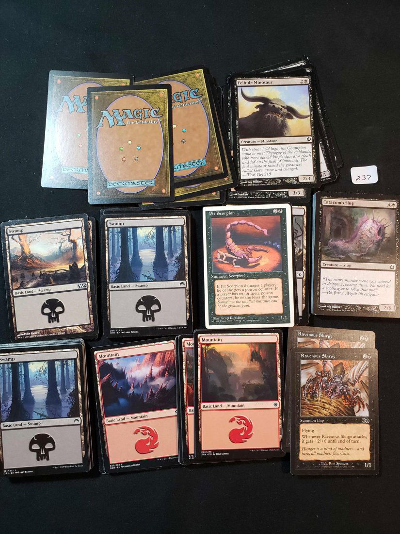 MAGIC THE GATHERING GAME CARDS COLLECTION (1 of 1)