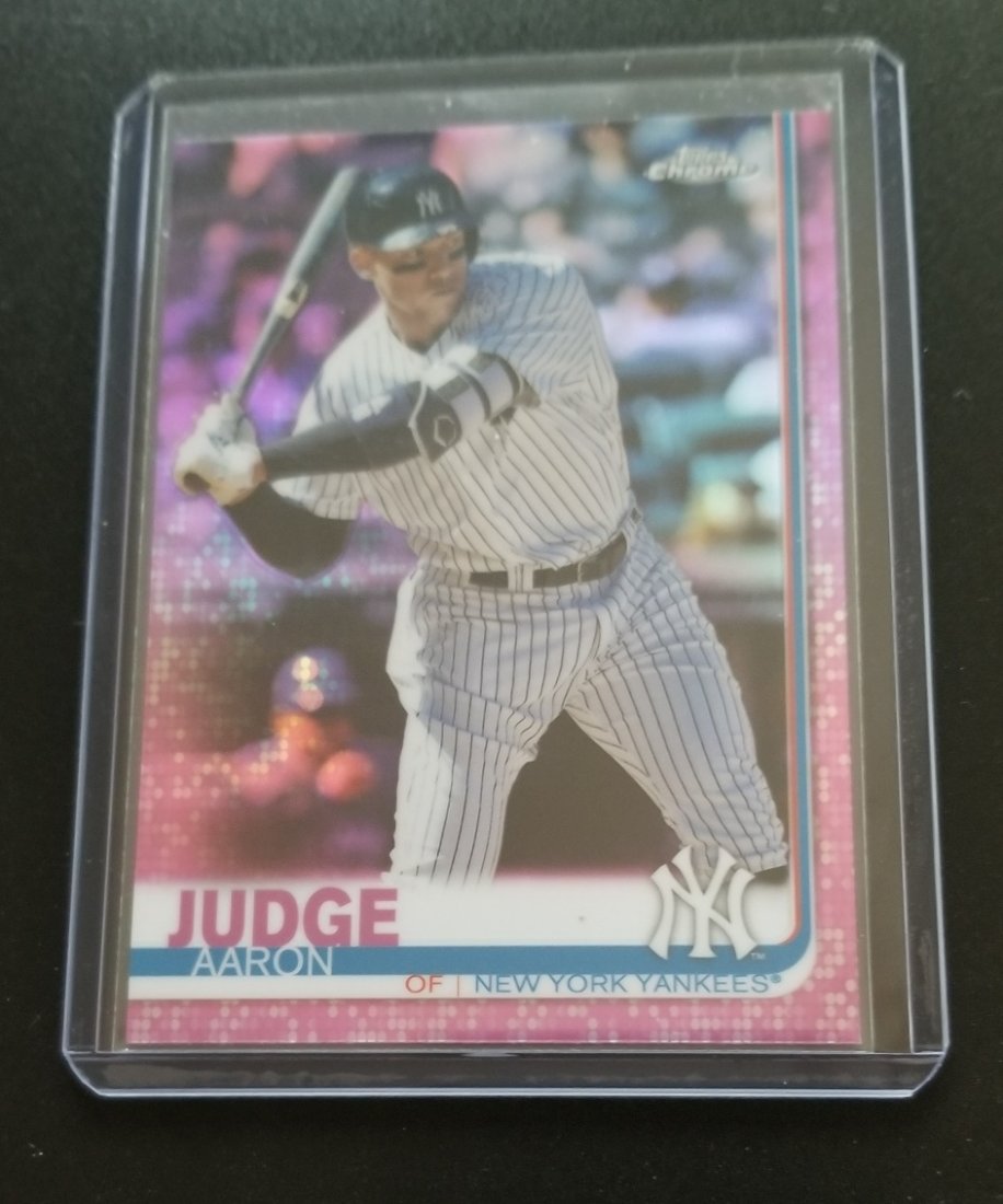 2019 Topps Chrome Aaron Judge Pink Refractor (1 of 2)