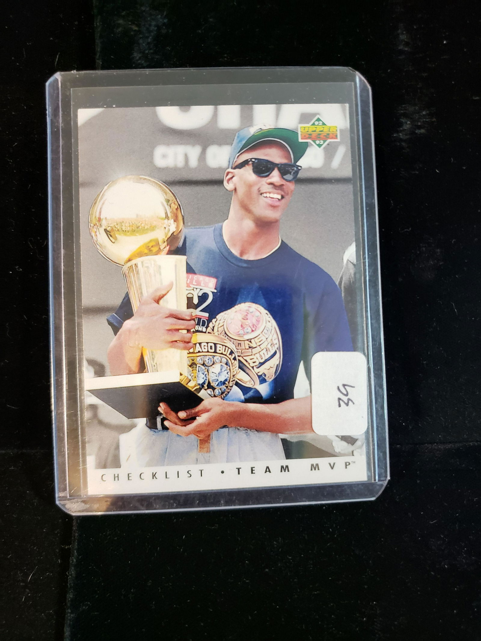 1992 UPPER DECK MICHAEL JORDAN CARD: 1993 UPPER DECK MICHAEL JORDAN CARD CHICAGO BULLS TEAM CHECKIST