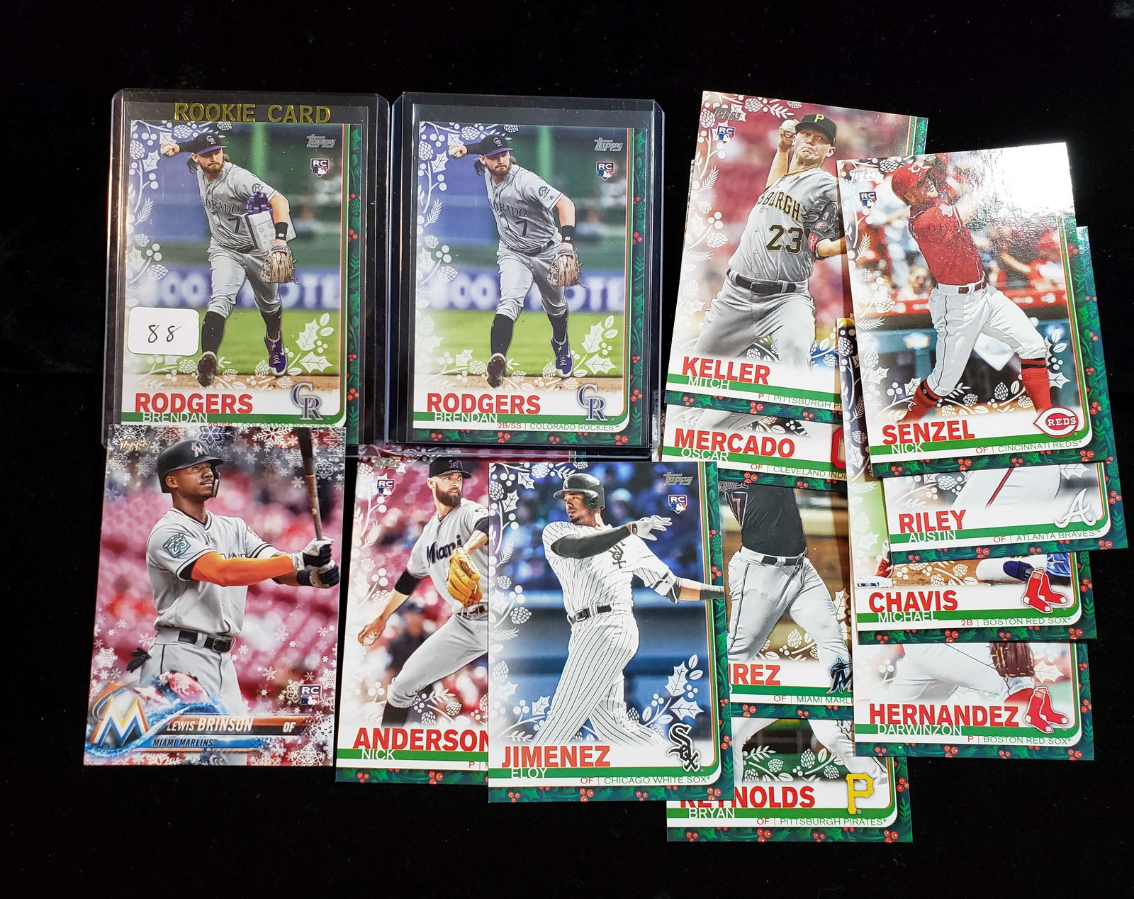 2018-2019 TOPPS HOLIDAY WALMART EXCLUSIVE (1 of 2)