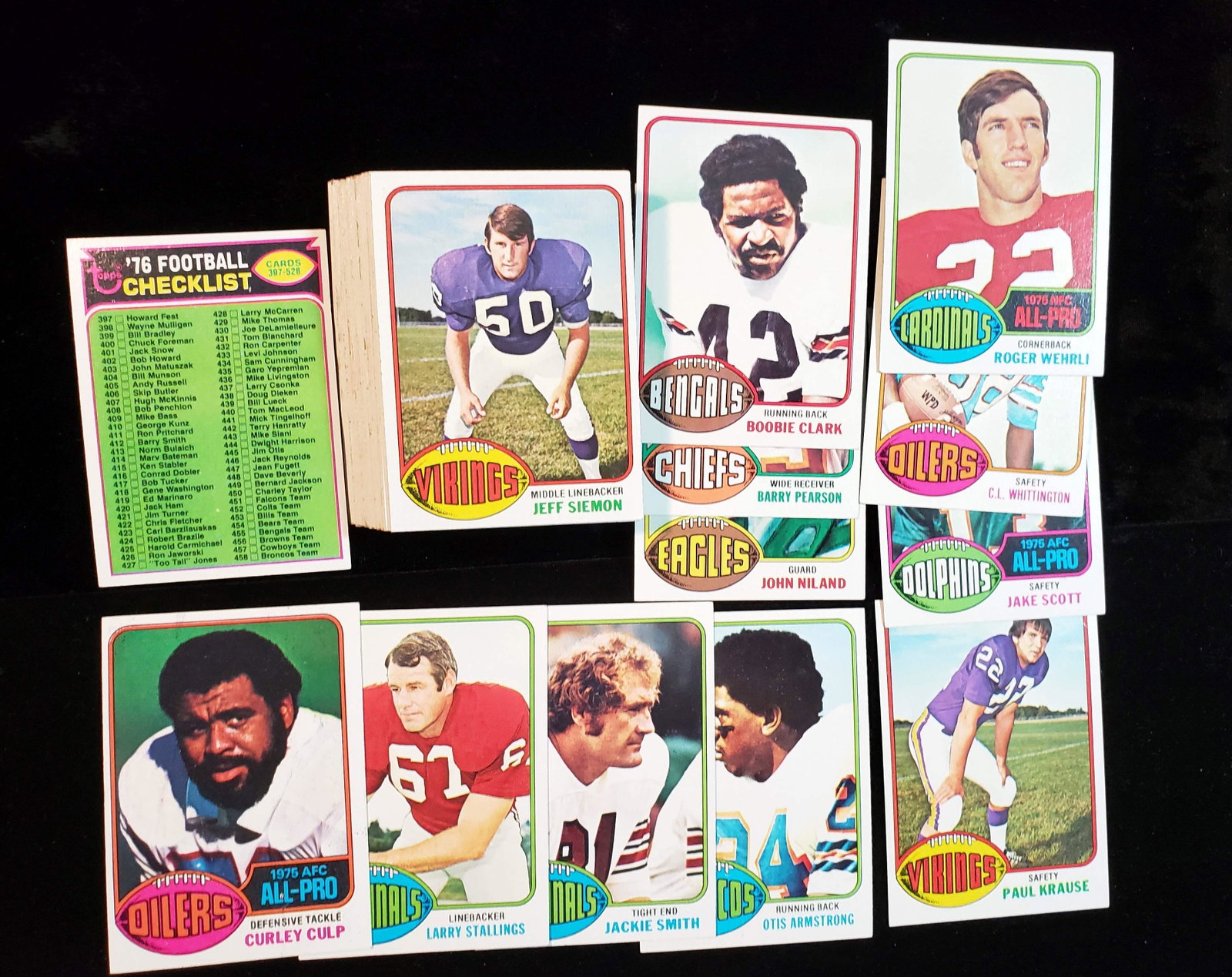 1976 TOPPS FOOTBALL HIGH GRADE LOT WITH STARS: NICE STARTER SET/BETTER GRADE LOT OF 50 CARDS NO DUPES WITH STARS & SEMI STARS BOOBIE CLARK,OTIS ARMSRTONG, ROGER WEHRLI HOFER, JACKIE SMITH, PAUL KRAUSE, CURLY CULP, CLEAN CHECKLIST