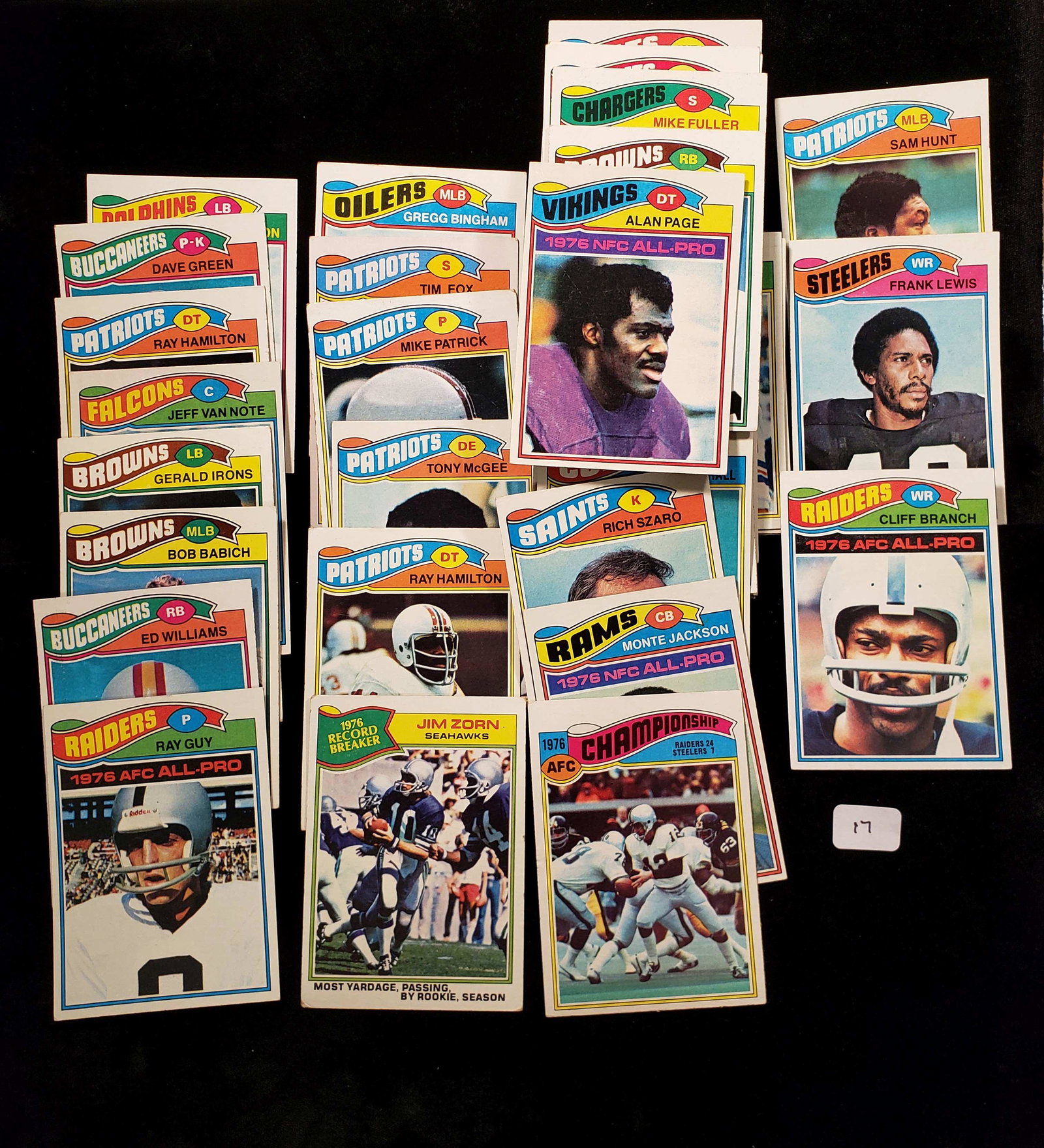 VINTAGE 1977 TOPPS FOOTBALL CARDS LOT: LOT OF 50 TOPPS FOOTBALL CARDS WITH STARS AND SEMI-STARSLITTLE OR NO DUPLICATION.OAKLAND RAIDERS CLIFF BRANCH, JIM ZORN SEAHAWKS, HOFER RAY GUY, KEN STABLER AFC CHAMPIONSHIP HIGHLIGHTS, ALAN PAGE VIKI