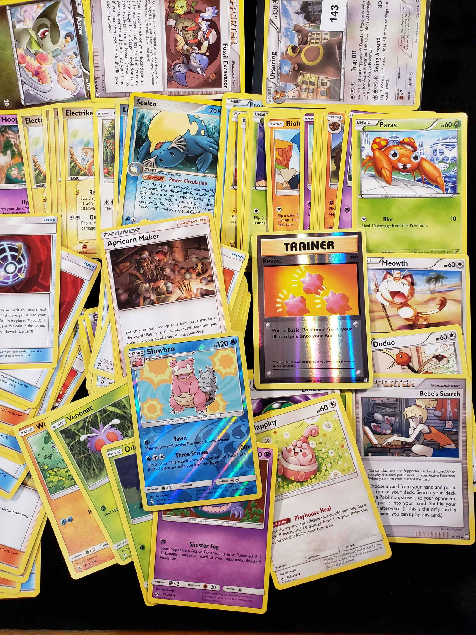 LOT OF 100 POKEMON TCG GAME CARDS: MIXED LOT OF POKEMON TCG TRADING CARD GAME CARDS WITH FOILS HOLOS