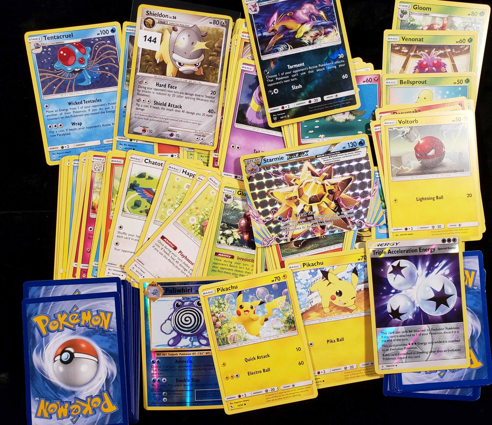 LOT OF 100 POKEMON TCG GAME CARDS: MIXED LOT OF POKEMON GAME CARDS WITH FOILS HOLOS