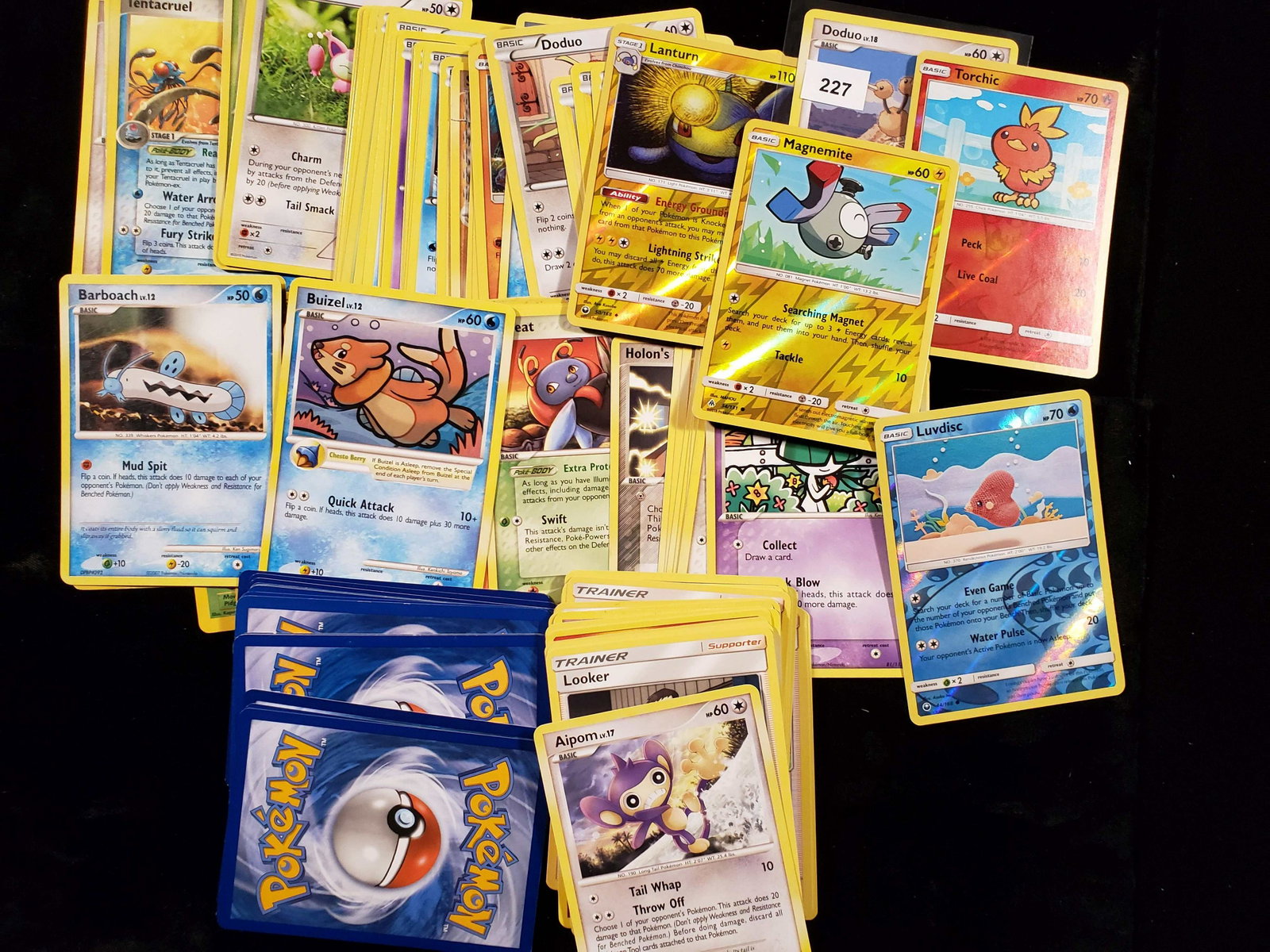 LOT OF 100 POKEMON TCG GAME CARDS: MIXED LOT OF POKEMON TCG TRADING CARD GAME CARDS WITH FOILS HOLOS