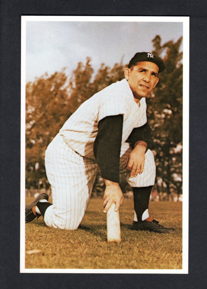 YOGI BERRA NEW YORK Yankees POSTCARD EX+ (1 of 2)