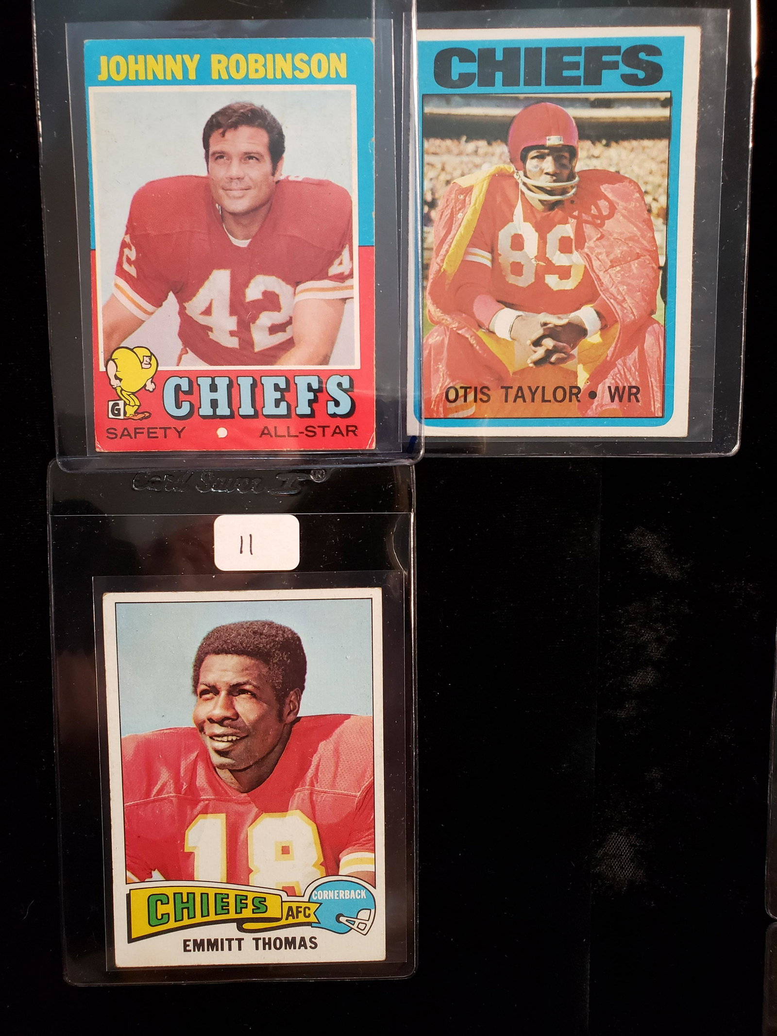 LOT OF 3 KANSAS CITY CHIEFS VINTAGE FOOTBALL CARDS: JOHNNY ROBINSON, OTIS TAYLOR AND EMMITT THOMAS KC CHIEFS