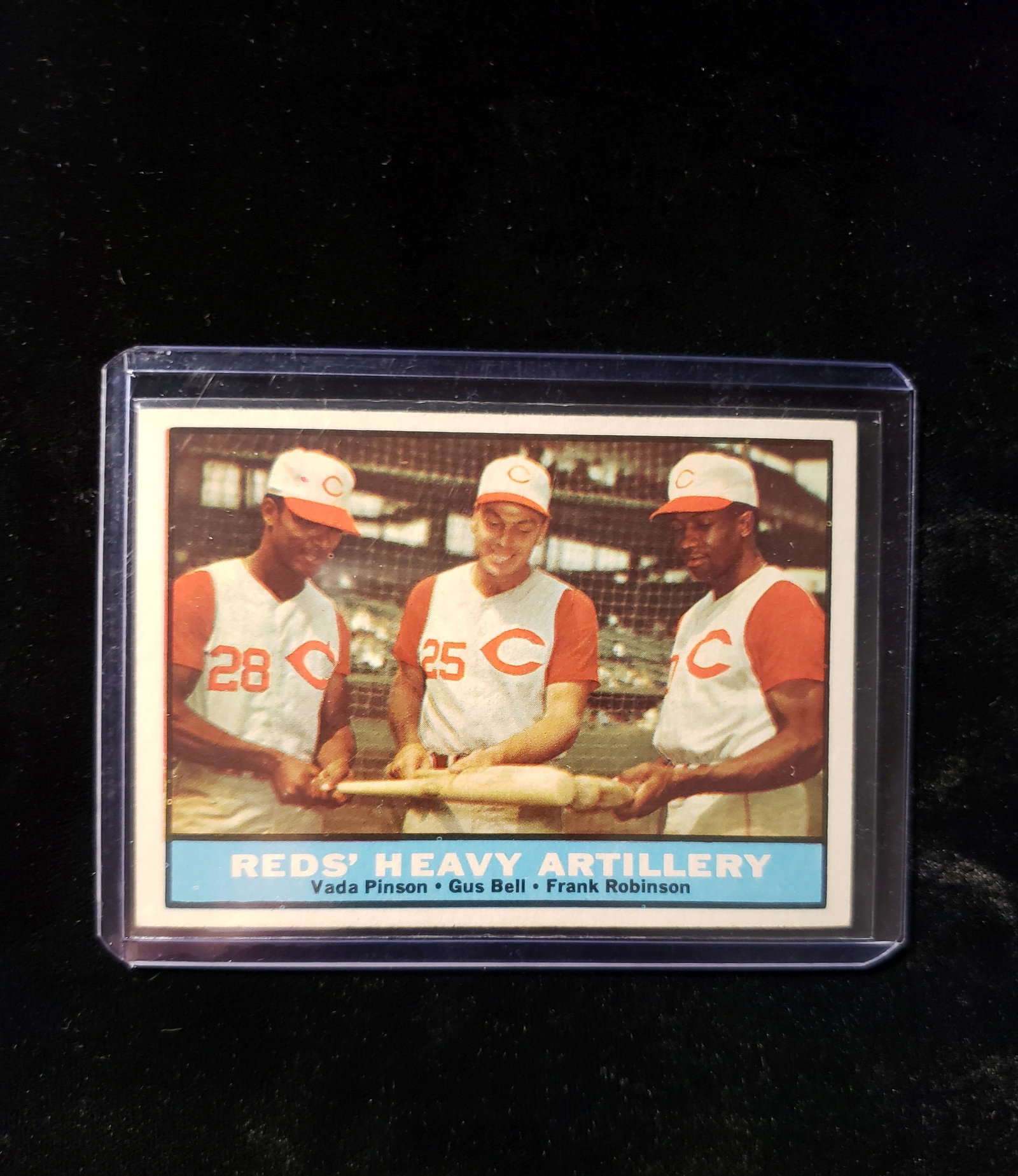 1961 TOPPS BASEBALL #25 REDS' HEAVY ARTILLERY: NRMT-MINT BEAUTIFUL CARD WITH FRANK ROBINSON, VADA PINSON AND GUS BELL