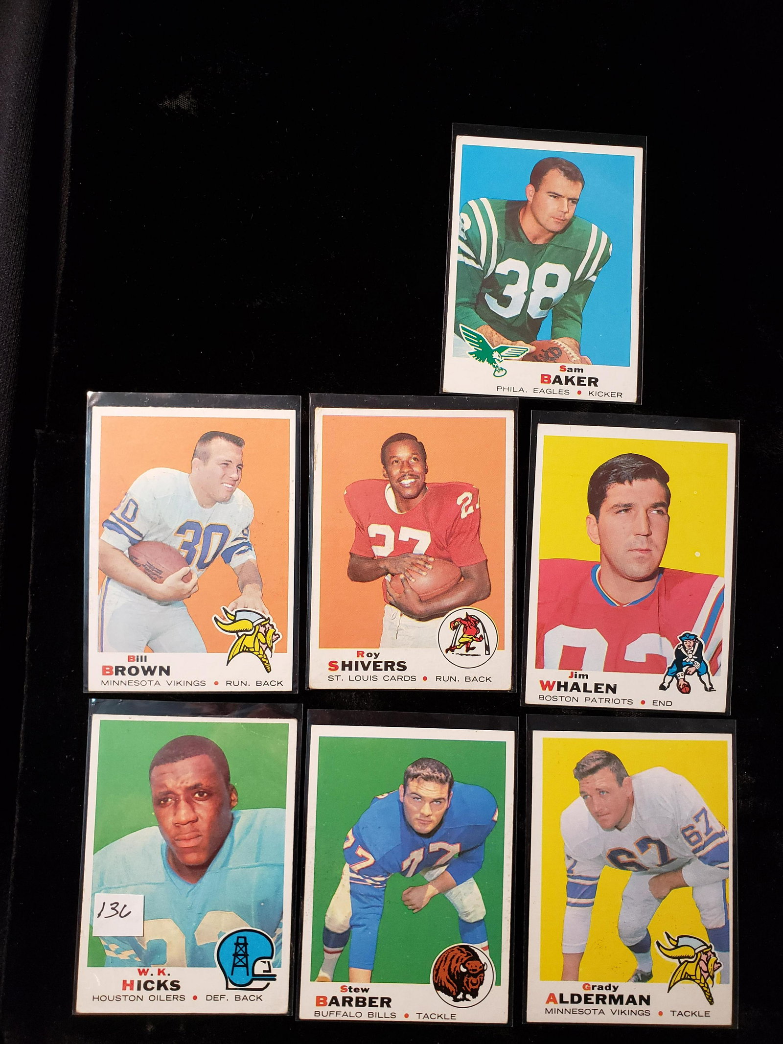 VINTAGE TOPPS FOOTBALL CARDS: 1969 TOPPS CARDS #152, 154, 170, 178, 203, 239, 242 CONDITION RANGES FROM VG TO NEAR MINT NO BEATERS AND TRIED TO PULL ANY CREASES ALL WITH GREAT EYE APPEAL