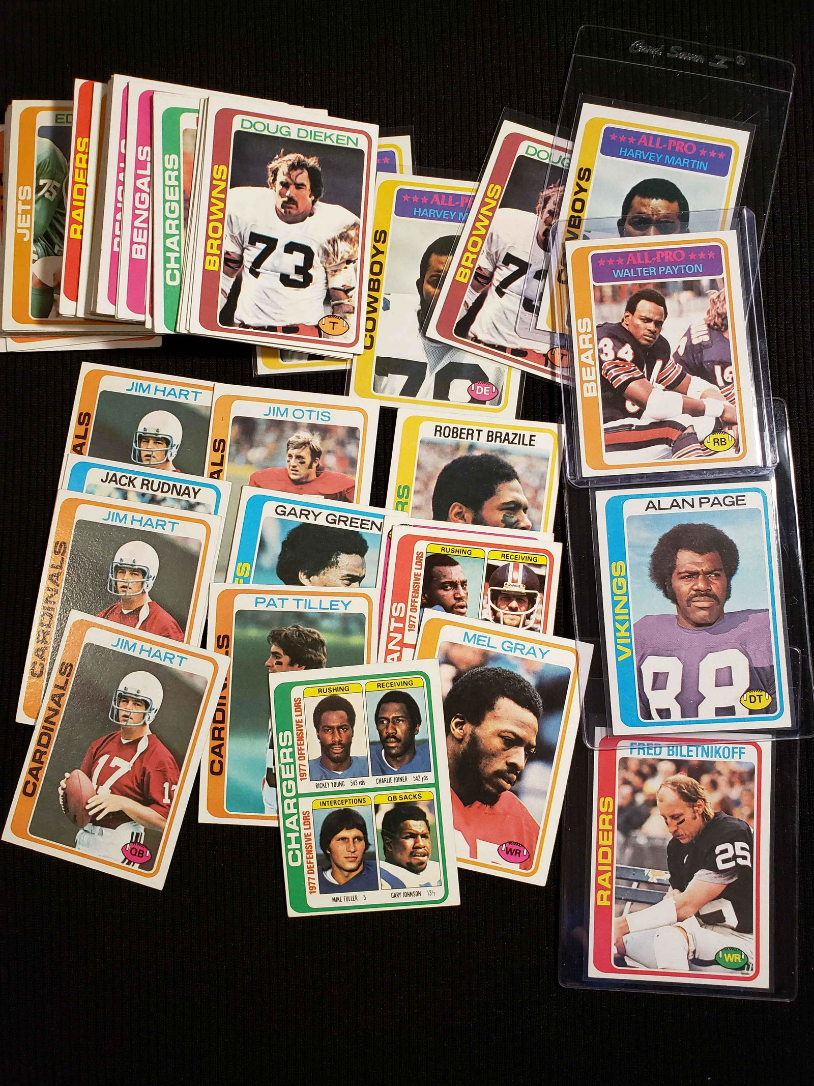 1978 TOPPS FOOTBALL CARDS WITH STARS AND HOFERS (1 of 1)