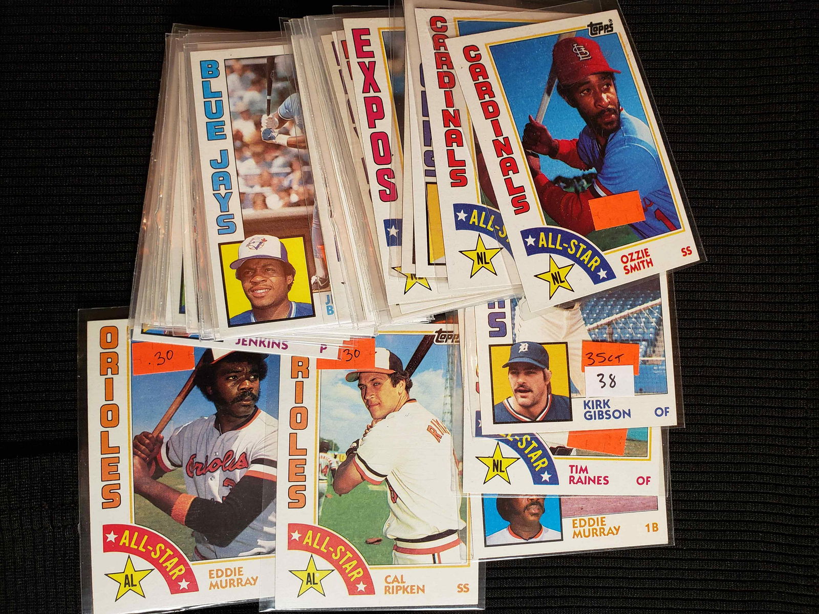 1985 TOPPS BASEBALL CARDS LOT (1 of 1)