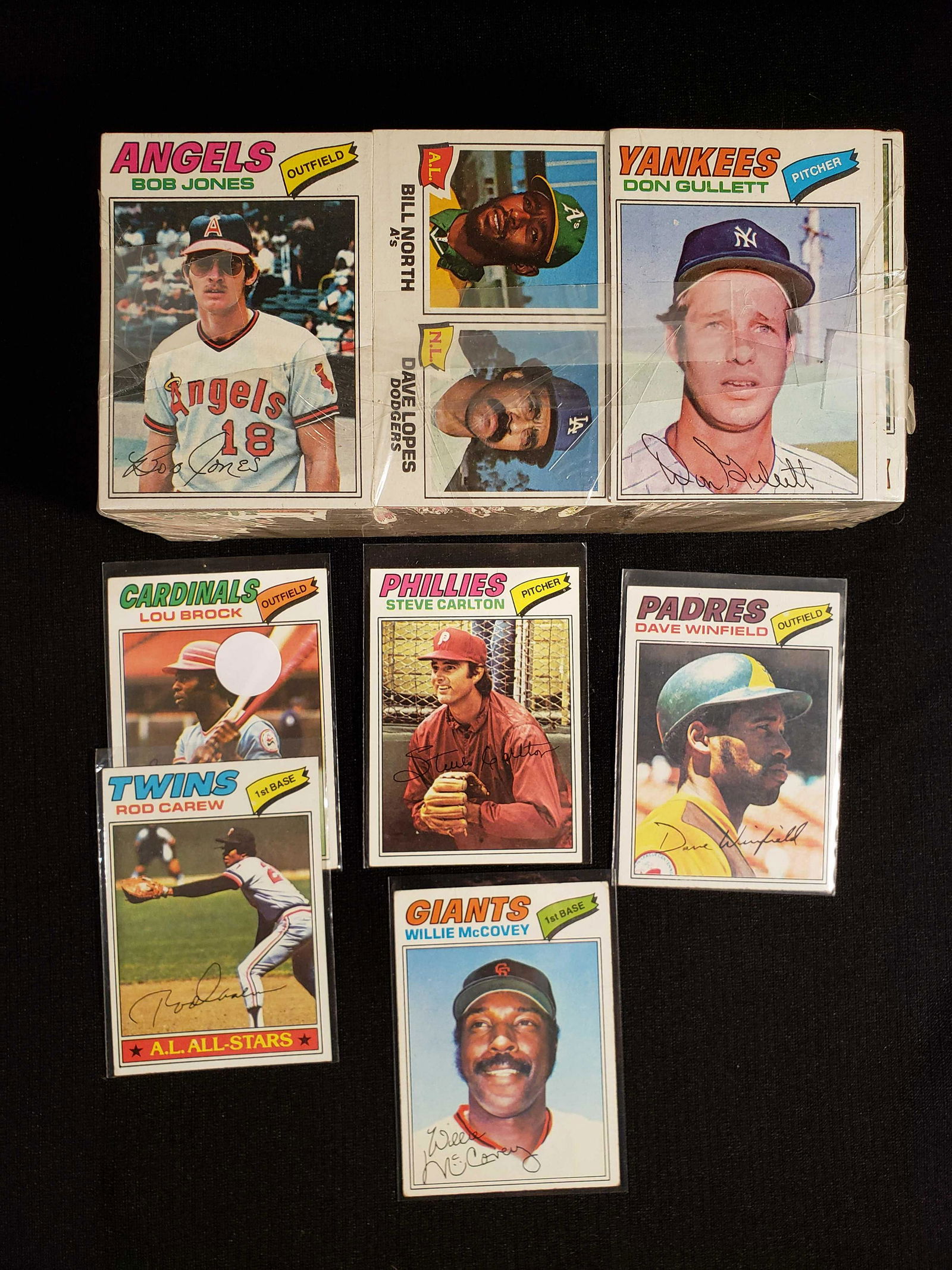 1977 TOPPS BASEBALL BULK LOT 450 DIFFERENT CARDS (1 of 2)