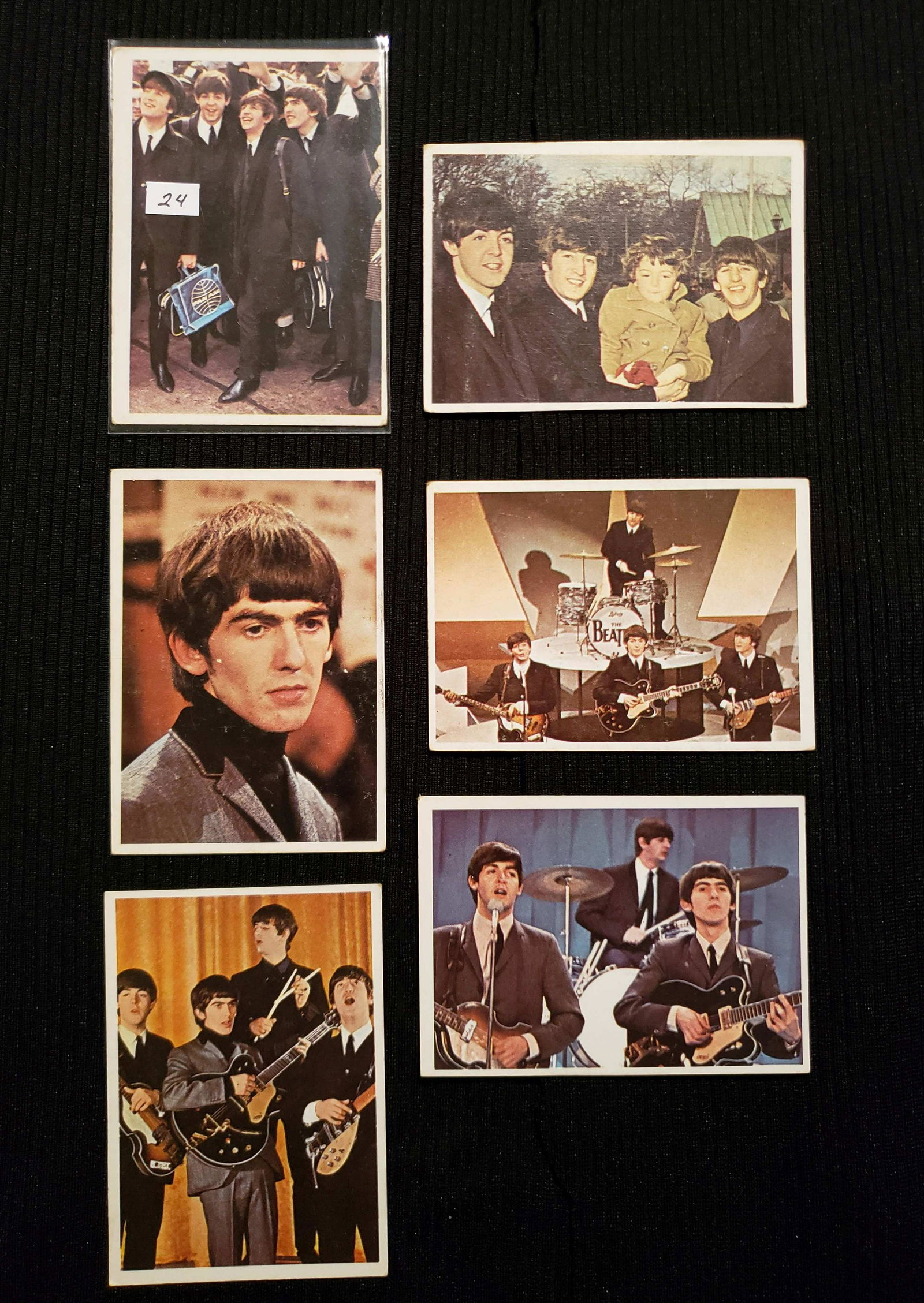 1964 TOPPS BEATLES COLOR CARDS IN EXCELLENT CONDITION (1 of 2)