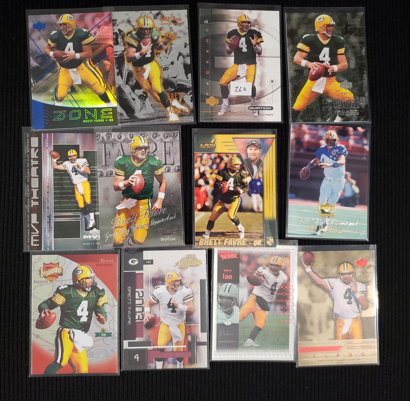 LOT OF 12 BRETT FAVRE GREEN BAY PACKERS CARDS: LOT OF 12 BRETT FAVRE GREEN BAY PACKERS CARDS