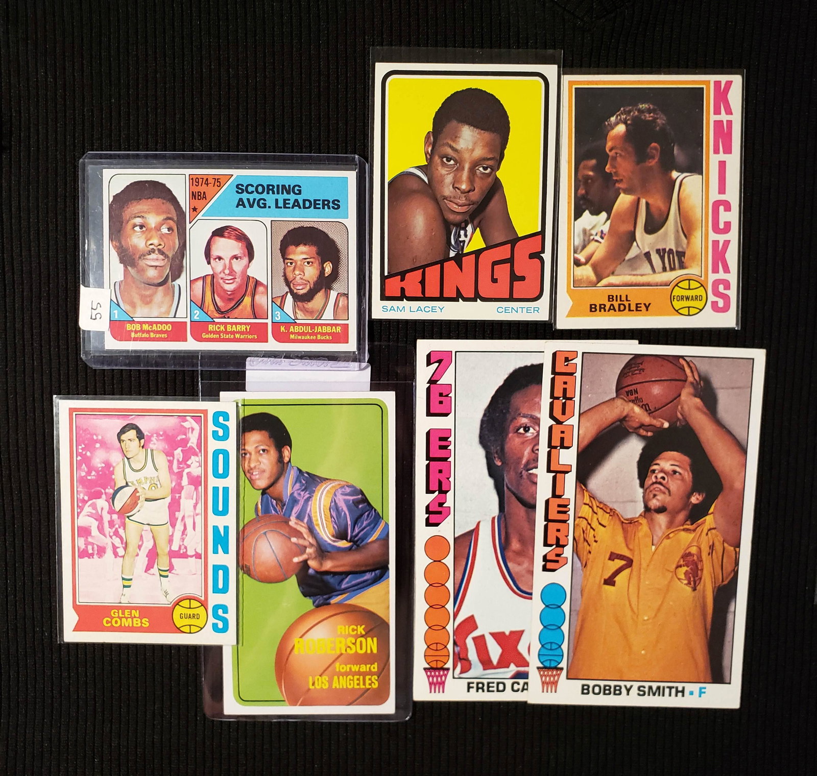 BIG VINTAGE BASKETBALL CARD LOT: ABDUL JABBAR, RICK BARRY, SAM LACEY, 1976 JUMBOS