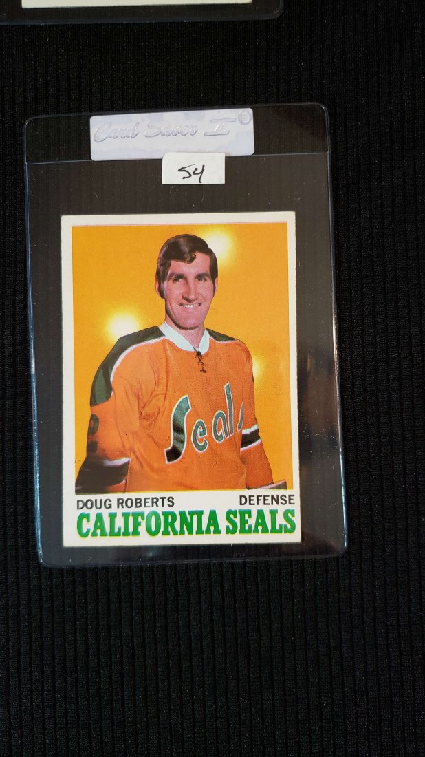 HIGH GRADE 1970 TOPPS HOCKEY CARD (1 of 1)